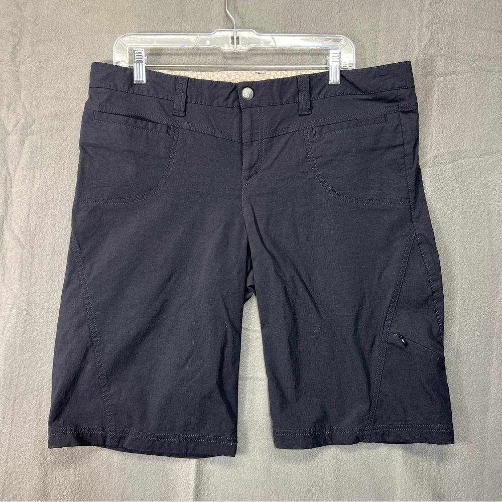 Athleta Women’s  Dipper Bermuda Hiking Shorts quick dry - Size 16